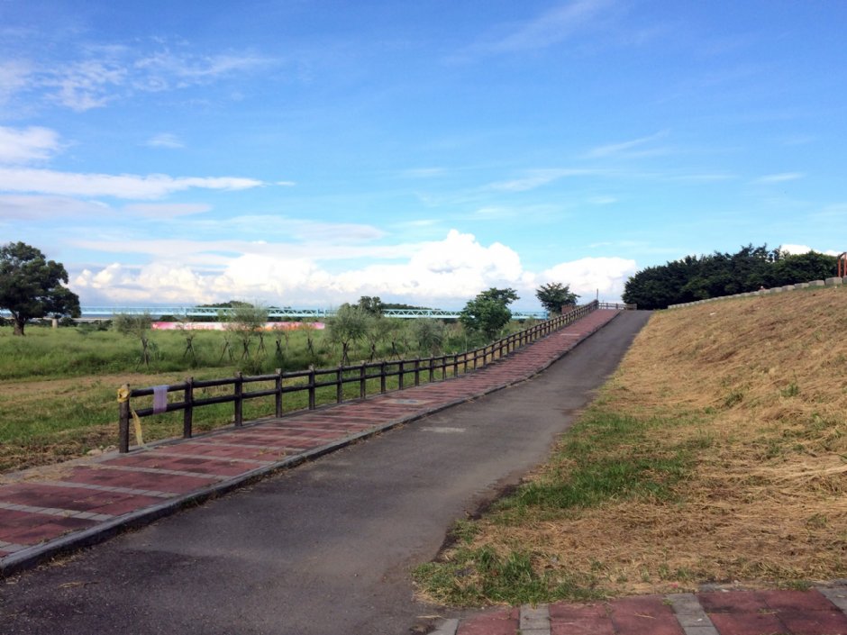 西螺大橋下河濱公園 攝影：Eva隨手拍