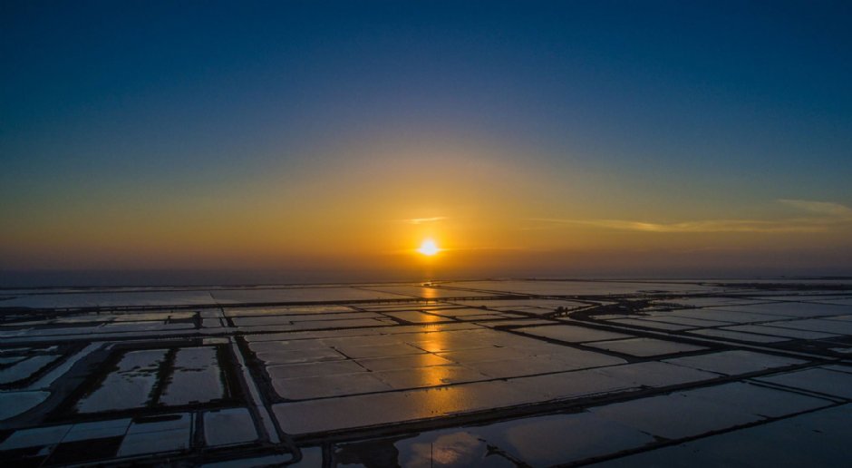 七股鹽田夕陽 攝影：蔣維峻