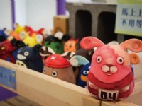 素坯彩繪<br/> 攝影：ㄚ德俐鼠童書城