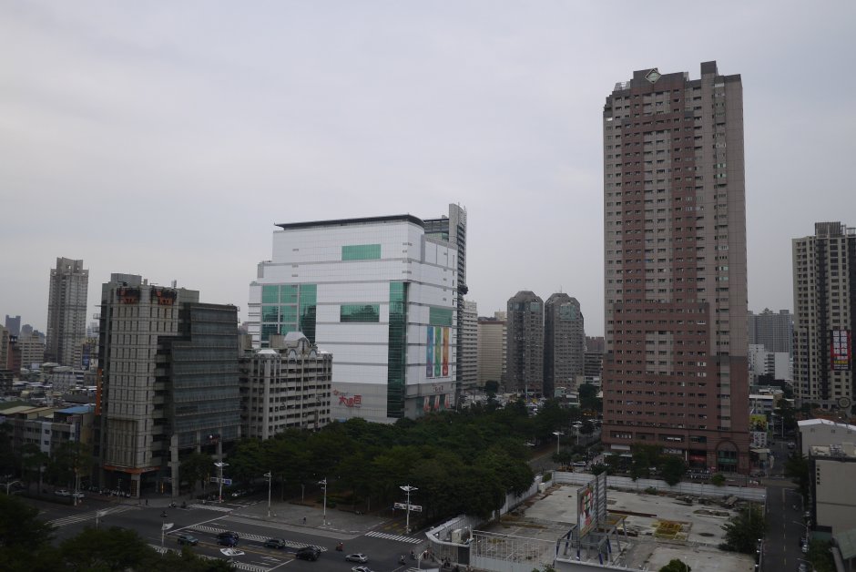 總館頂樓看三多商圈 攝影：旅遊王攝影組