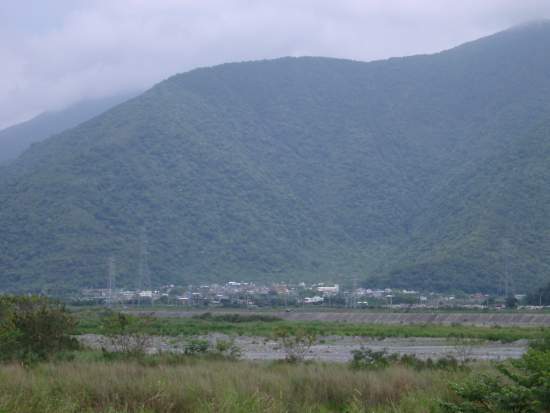 遠方的鄉鎮 攝影：老山羊