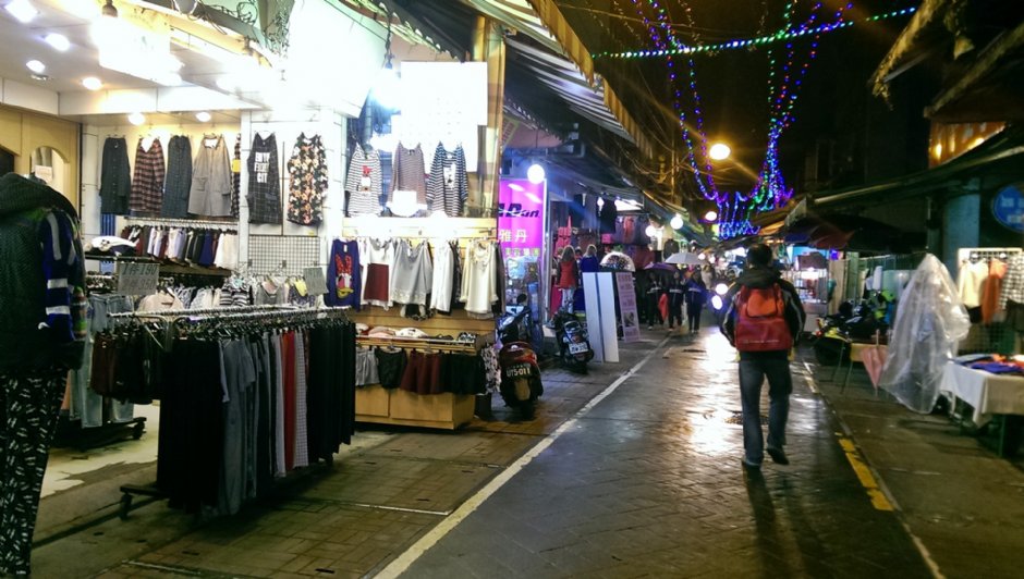 新莊廟街夜市 攝影：Eva隨手拍
