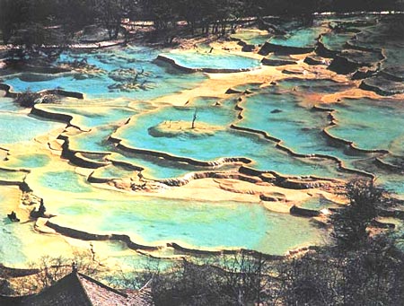 五彩池 攝影：四川旅遊信息網