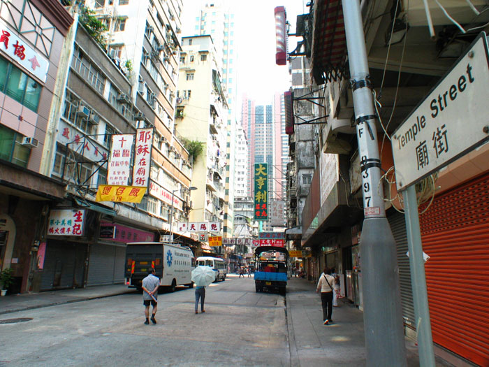 廟街 攝影：馮順