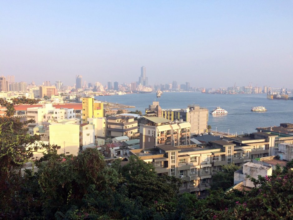 遠眺高雄港區 攝影：Eva隨手拍