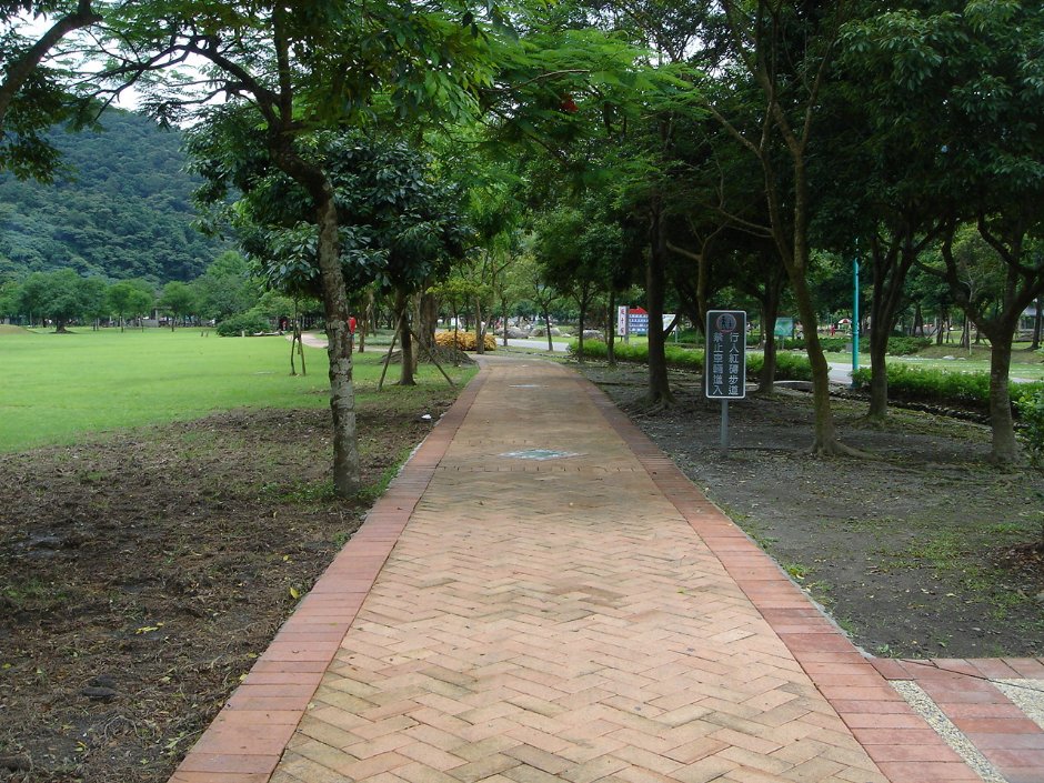 行人步道 攝影：余燕鳳