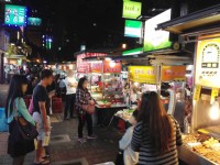 雙城街夜市<br/> 攝影：陳皮梅