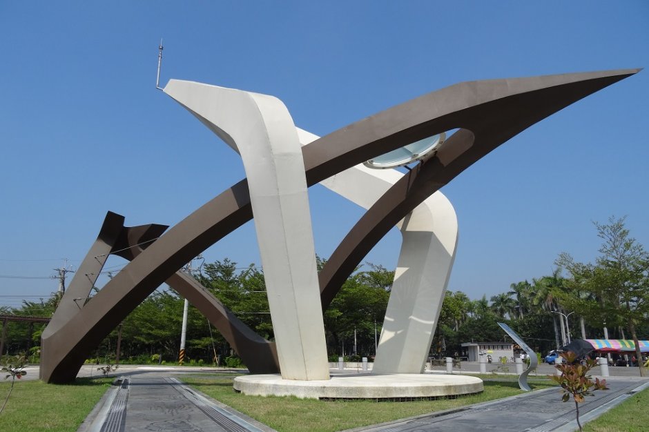 鰲鼓濕地生態日晷 攝影：照片來源_台灣山林悠遊網