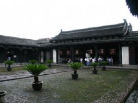 東陽盧宅肅雍堂前的露天走道<br/> 攝影：溤順
