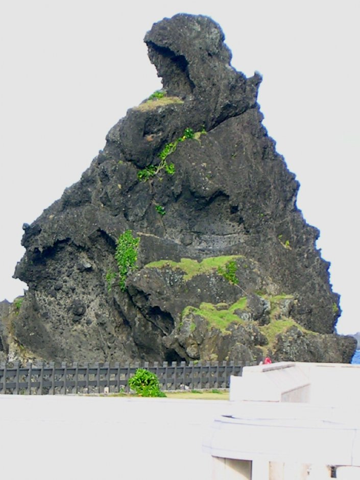 近拍將軍岩 攝影：王宣懿