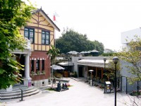 館外的小廣場<br/> 攝影：曾婉玲