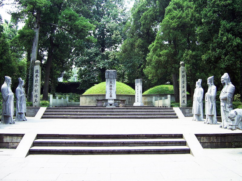 岳飛陵墓 攝影：方盛文