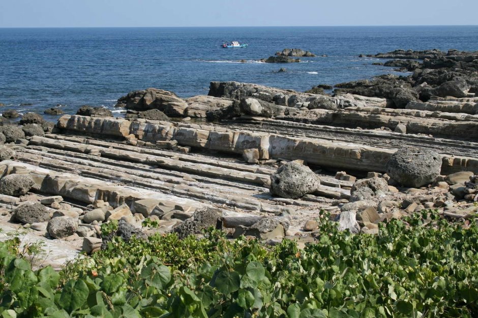 海岸與岩石構成的美景 攝影：老山羊部落格