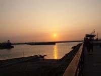 在竹圍漁港可見美麗夕陽<br/> 攝影：Kate