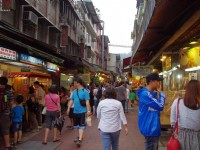 烏來商店街<br/> 攝影：Eva隨手拍