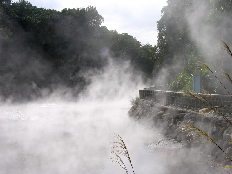地熱谷熱氣裊裊 攝影：余燕鳳