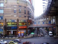 熱鬧街景<br/> 攝影：余燕鳳
