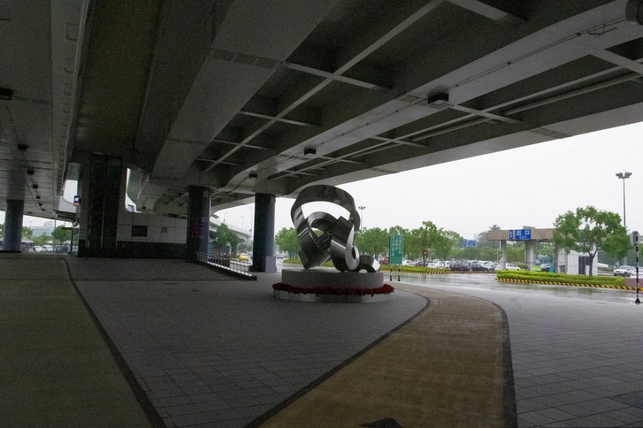 往國內航線及捷運站方向 攝影：Eva隨手拍