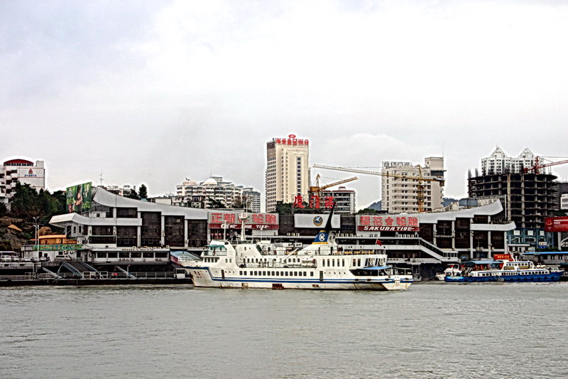 鼓浪嶼遠眺廈門港 攝影：馮順