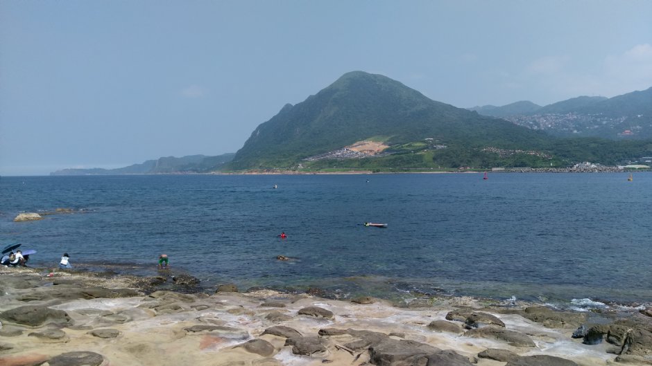 站在深澳岬角看海景 攝影：Eva隨手拍