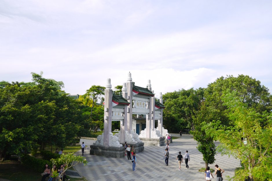 高雄忠烈祠牌坊 攝影：三井