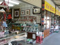 玲瑯滿目的藝品<br/> 攝影：老山羊部落格