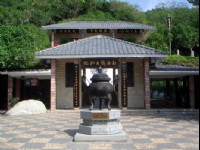 海南龍王別院門口<br/> 攝影：宋文豪