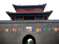 威嚴門<br/> 攝影：方盛文