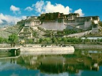 布達拉宮<br/> 攝影：四川旅遊信息網