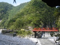 長春橋與停車場201607<br/> 攝影：旅遊王攝影組