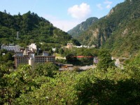 青山環繞溫泉區<br/> 攝影：老山羊部落格