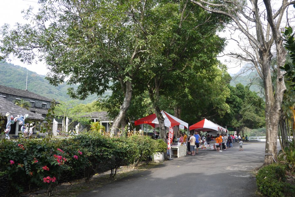原住民特色烤肉美食區 攝影：旅遊王攝影組