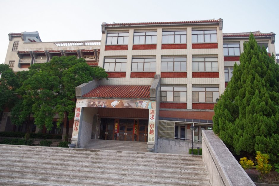 文獻大樓 攝影：Eva隨手拍