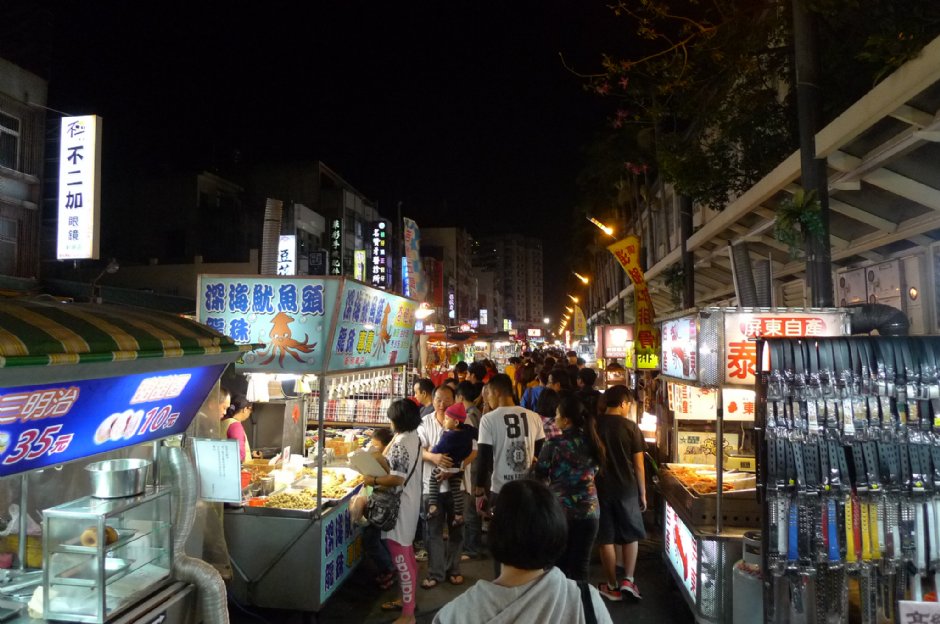 中壢夜市(新明夜市) 攝影：Eva隨手拍