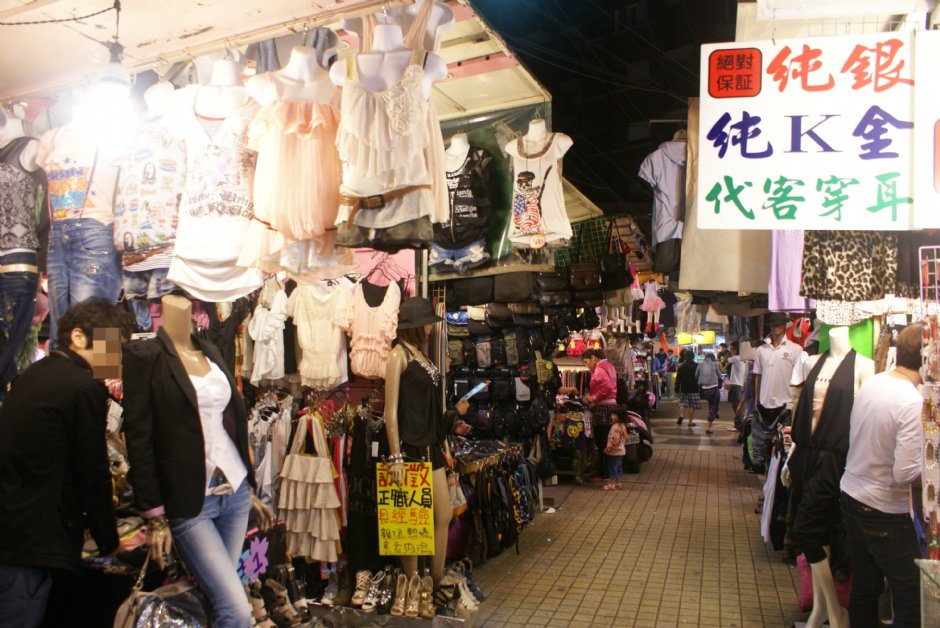 服飾街 攝影：Eva隨手拍