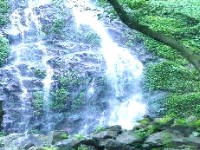白玉瀑布<br/> 攝影：台東縣政府