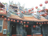 福成宮的前殿大門<br/> 攝影：李棟梁