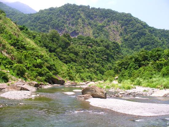 砲台山與河川 攝影：老山羊資訊網