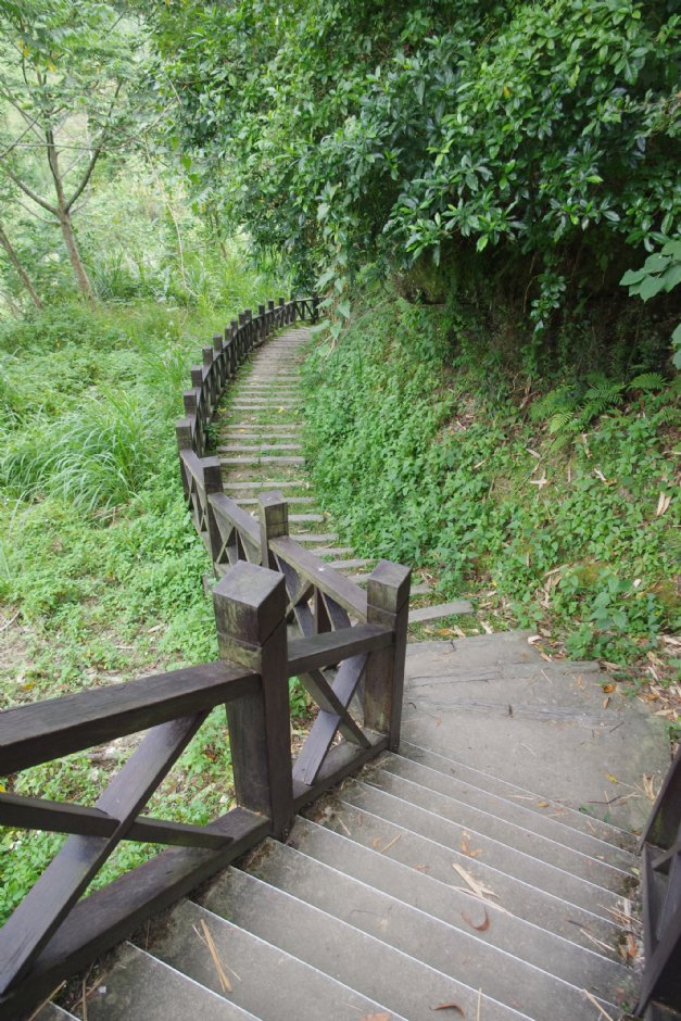 峭壁步道 攝影：Eva隨手拍