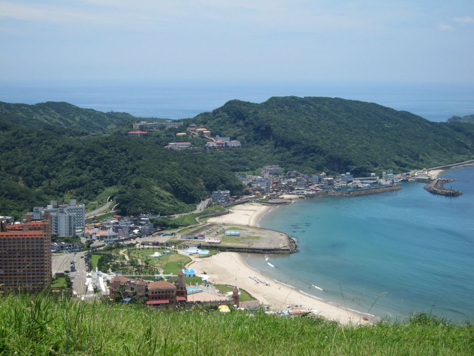 站在萬里飛行場可一覽翡翠灣海景 攝影：黃儒永