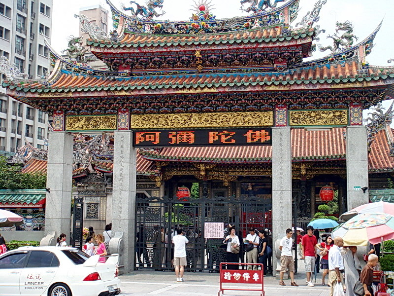 龍山寺牌樓 攝影：孫菽蔓