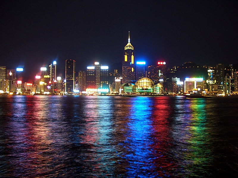 維多利亞港夜景舉世聞名 攝影：王世傳
