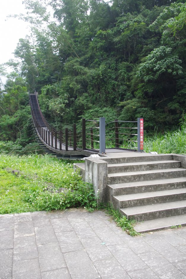 峭壁步道 攝影：Eva隨手拍