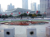 廣場-噴水池<br/> 攝影：余燕鳳