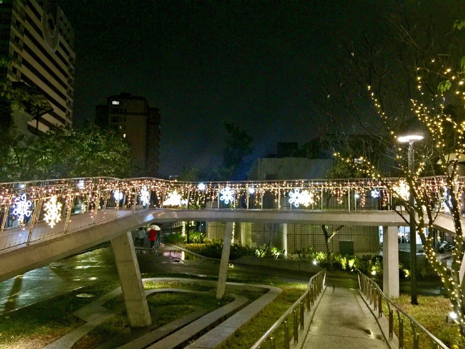 2019年「耶！心中山」聖誕布景為全新啟用的心中山線形公園增添話題 攝影：Eva隨手拍