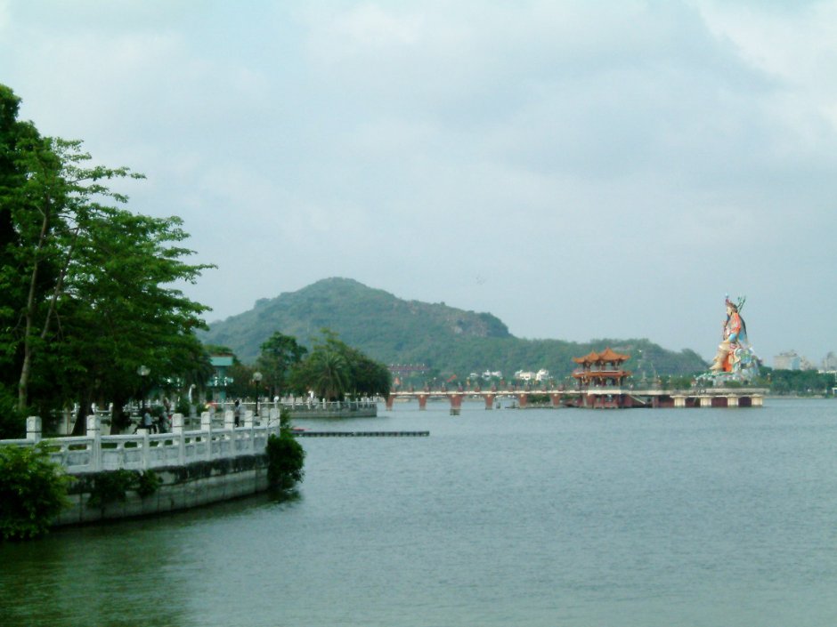 遠照蓮池潭 攝影：吳浚騰