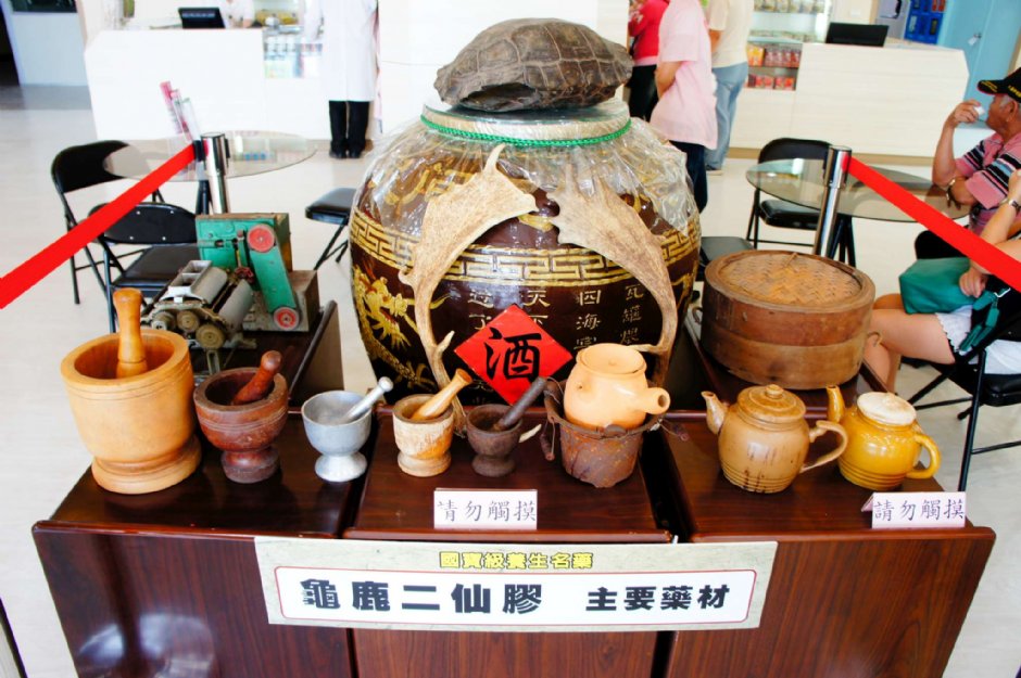 龜鹿二仙交藥材展示 攝影：立康健康養生觀光工廠
