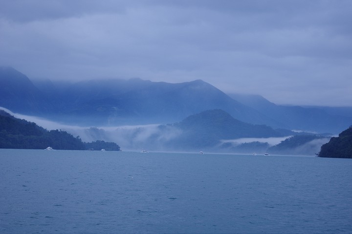 涵碧步道眺望日月潭美景 攝影：Eva隨手拍