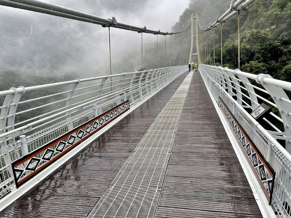 布洛灣吊橋(山月吊橋) 攝影：Eva隨手拍