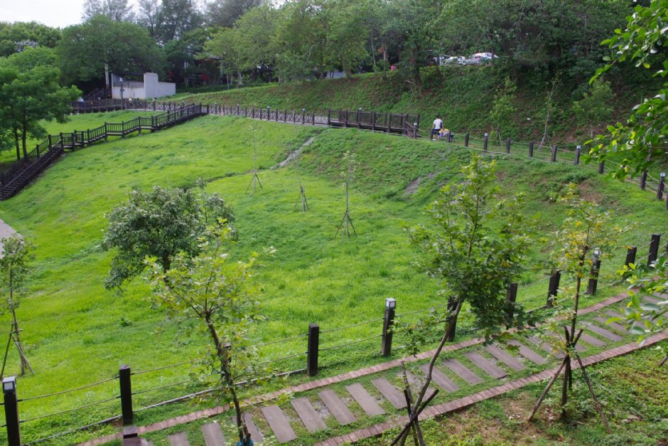 公園內步道 攝影：Eva隨手拍